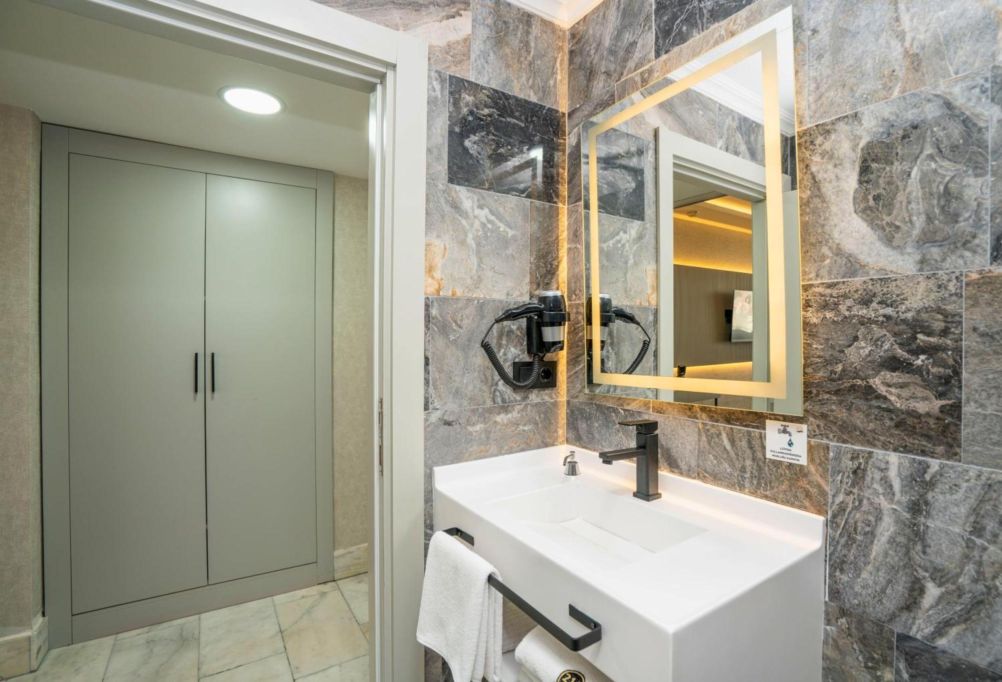 216 Station Suite Gebze Buitenkant foto